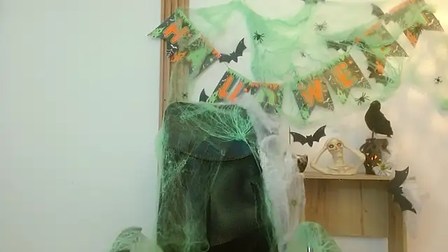 Reiko 85  online show from 10-11-25, 07:45