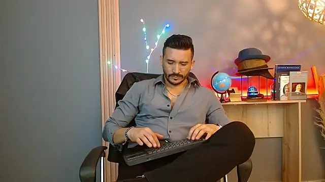 Reiko 85  online show from 03-19-26, 02:32