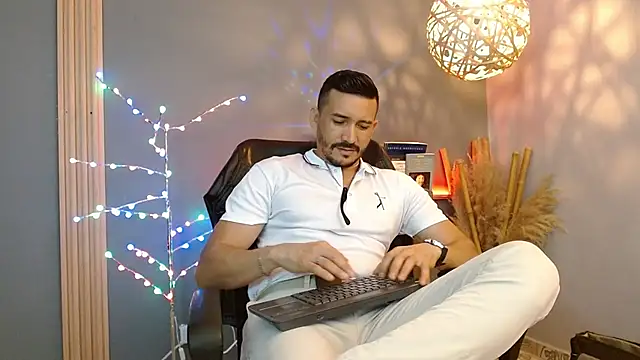 Reiko 85  online show from 03-28-26, 07:24