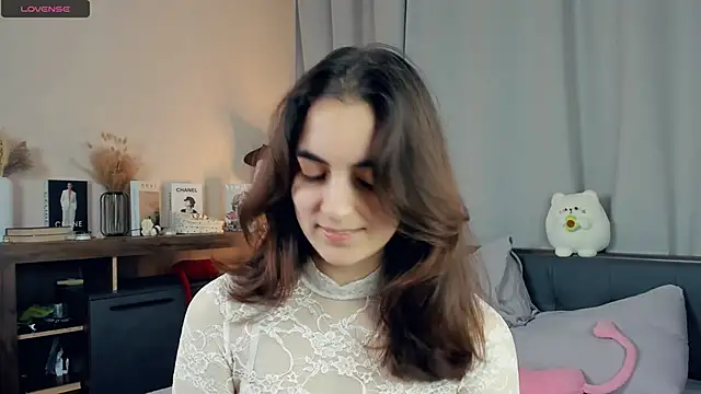 Snapshot of DracosMoon chatting on 09-13-25, 10:04 DracosMoon online show from 09-13-25, 10:04