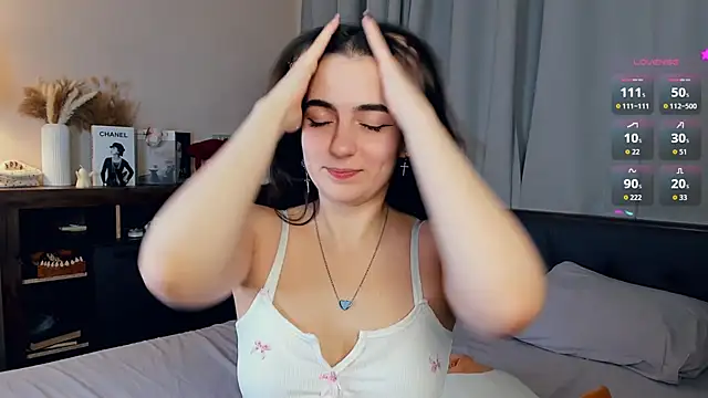 Snapshot of DracosMoon chatting on 11-14-25, 07:07 DracosMoon online show from 11-14-25, 07:07