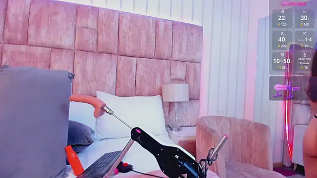 Snapshot of MonserratPeters chatting on 03-23-25, 01:53 MonserratPeters online show from 03-23-25, 01:53