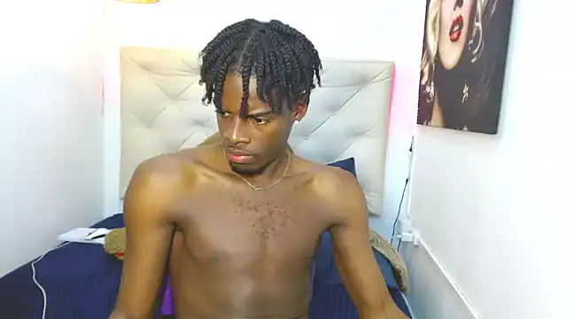 Snapshot of royce_ebony chatting on 12-12-24, 10:24 royce ebony online show from 12-12-24, 10:24