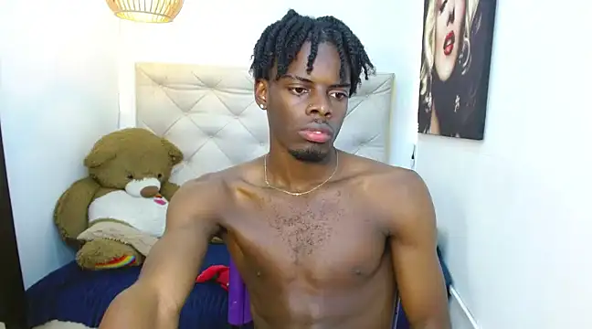 Snapshot of royce_ebony chatting on 12-13-24, 06:31 royce ebony online show from 12-13-24, 06:31