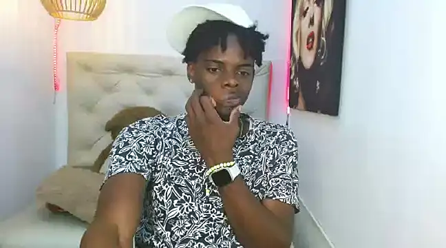 Snapshot of royce_ebony chatting on 01-14-25, 02:08 royce ebony online show from 01-14-25, 02:08