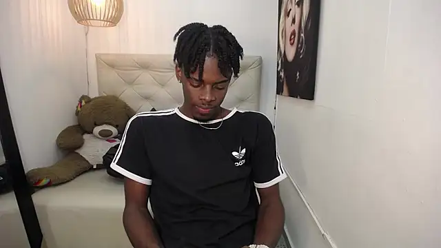 Snapshot of royce_ebony chatting on 01-24-25, 02:28 royce ebony online show from 01-24-25, 02:28