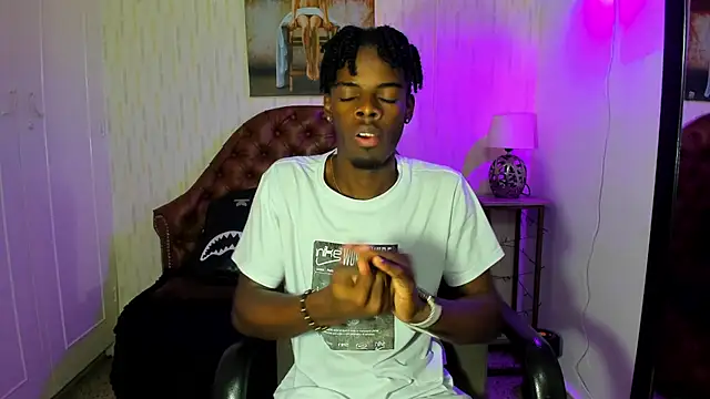 Snapshot of royce_ebony chatting on 01-29-25, 02:30 royce ebony online show from 01-29-25, 02:30