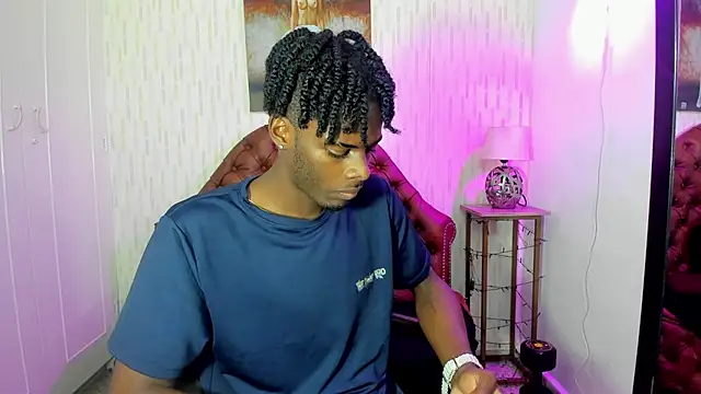 Snapshot of royce_ebony chatting on 01-30-25, 02:38 royce ebony online show from 01-30-25, 02:38