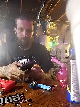 Snapshot of Whipit323 chatting on 12-22-24, 11:22 Whipit323 online show from 12-22-24, 11:22