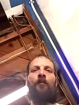 Snapshot of Whipit323 chatting on 12-19-25, 05:03 Whipit323 online show from 12-19-25, 05:03