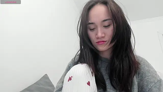 aenie online show from 03-11-25, 08:20