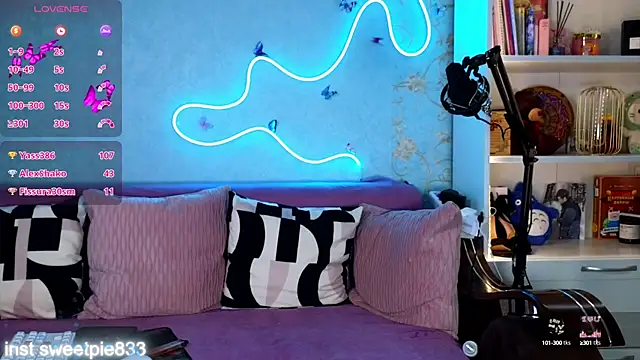 Anal Girl  online show from 03-21-25, 07:24