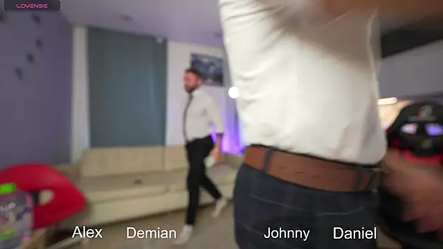 Snapshot of Alex_xxx chatting on 09-21-25, 02:40 Alex xxx online show from 09-21-25, 02:40