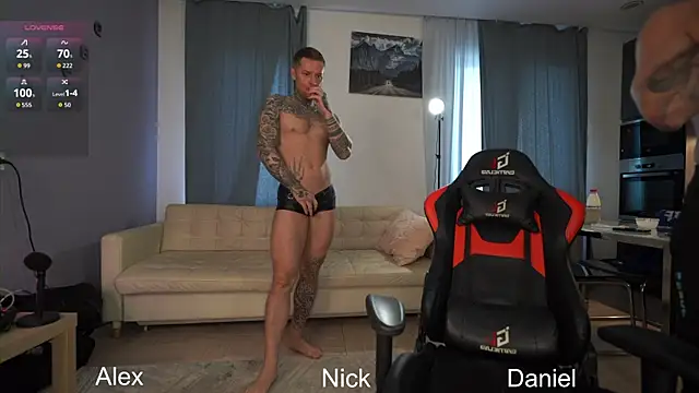 Snapshot of Alex_xxx chatting on 09-27-25, 12:43 Alex xxx online show from 09-27-25, 12:43