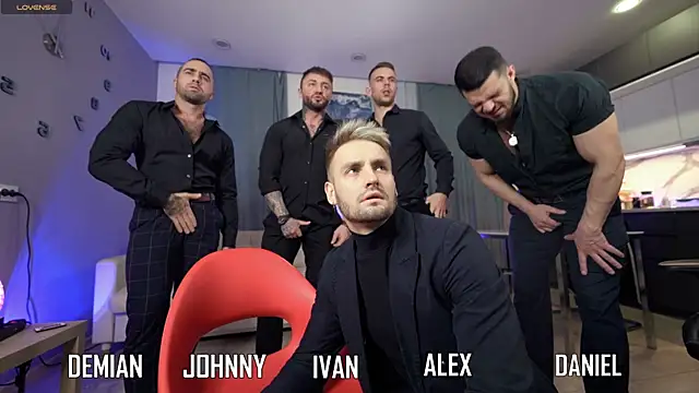 Snapshot of Alex_xxx chatting on 10-05-25, 03:32 Alex xxx online show from 10-05-25, 03:32