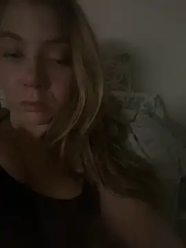 Mandispandis1 online show from 12-19-24, 09:17