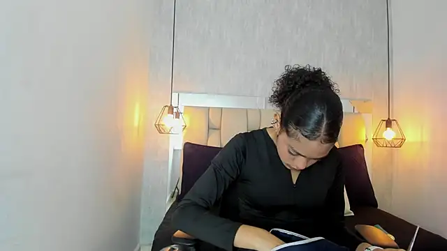 Snapshot of Alahia_Baiter chatting on 12-06-24, 11:33 Alahia Baiter online show from 12-06-24, 11:33