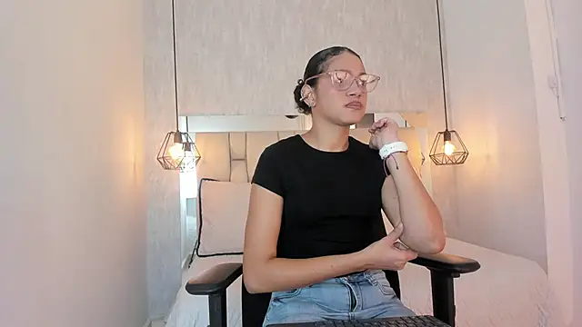 Snapshot of Alahia_Baiter chatting on 12-07-24, 11:29 Alahia Baiter online show from 12-07-24, 11:29