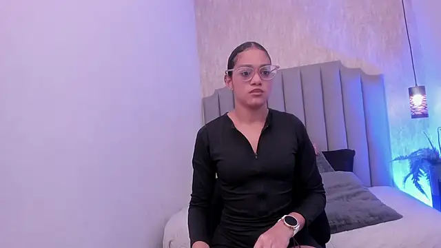 Snapshot of Alahia_Baiter chatting on 12-08-24, 12:19 Alahia Baiter online show from 12-08-24, 12:19