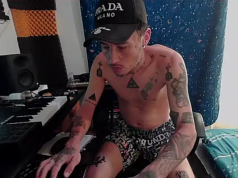 patrik tattoo  online show from 01-11-25, 04:03