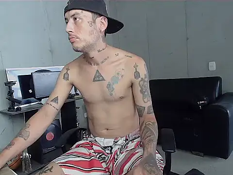 patrik tattoo  online show from 02-24-26, 04:27