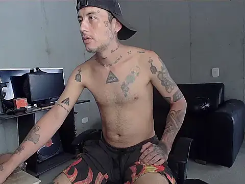 patrik tattoo  online show from 03-18-26, 03:59