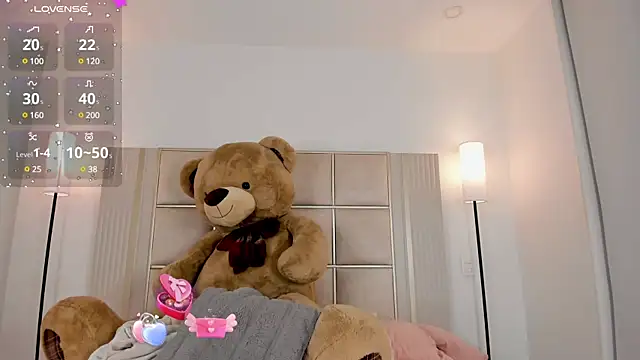 Snapshot of saraamiller_ chatting on 02-11-25, 04:01 saraamiller online show from 02-11-25, 04:01