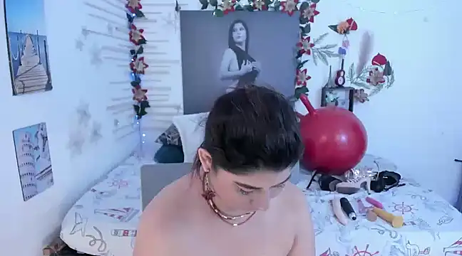 Snapshot of alinabozz1 chatting on 03-20-25, 03:36 alinabozz1 online show from 03-20-25, 03:36