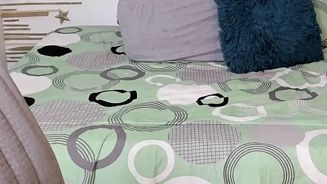 Snapshot of alinabozz1 chatting on 09-21-25, 10:44 alinabozz1 online show from 09-21-25, 10:44