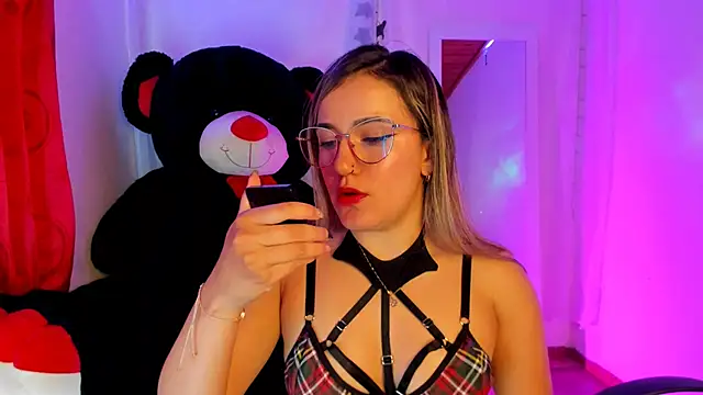 Snapshot of Keyth_clement chatting on 02-06-25, 08:02 Keyth clement online show from 02-06-25, 08:02