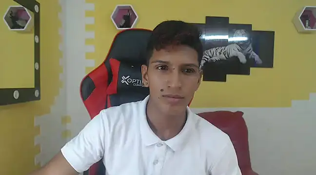 mau elixxx online show from 01-01-25, 04:07