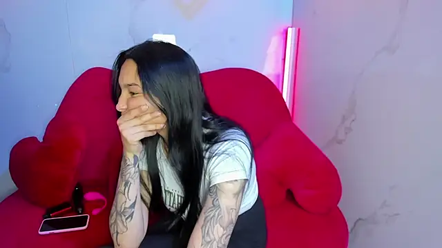 Snapshot of ChloeeTompson_ chatting on 11-11-25, 02:44 ChloeeTompson online show from 11-11-25, 02:44