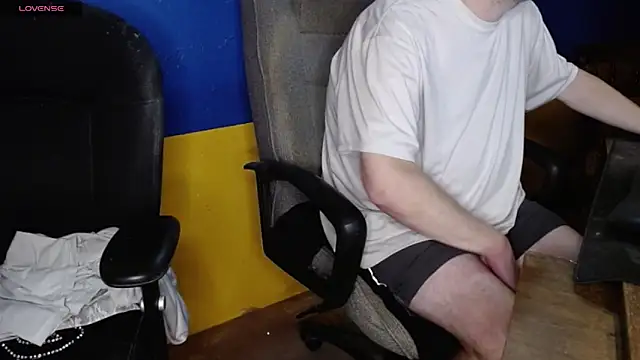 shyhuskyguy online show from 12-05-25, 05:05