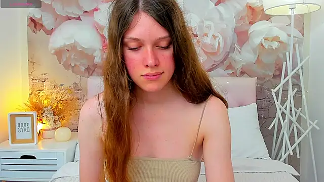 Snapshot of JaneBrowni chatting on 06-14-26, 12:18 JaneBrowni online show from 06-14-26, 12:18