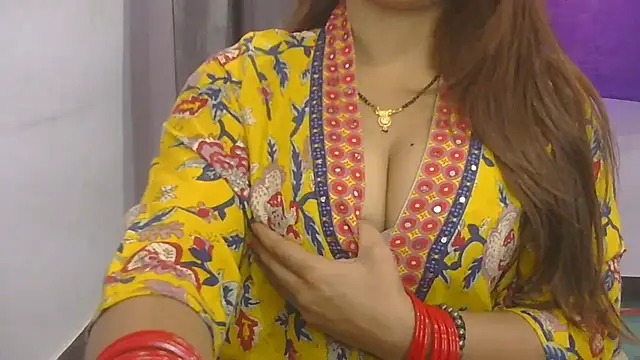 cutie-taara online show from 10-14-25, 04:24