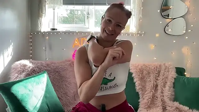 MelodyRoseUk online show from 09-11-25, 10:37