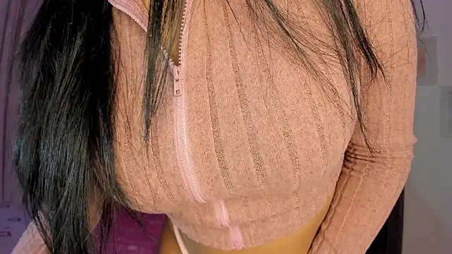 Amiirra  online show from 03-26-26, 10:59