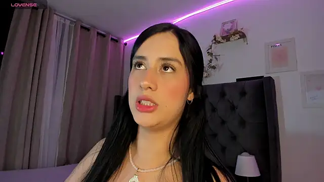 Snapshot of Amiirra_ chatting on 05-16-26, 03:14 Amiirra online show from 05-16-26, 03:14