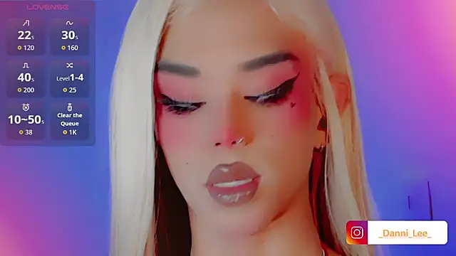 Snapshot of DanniLee_ chatting on 11-16-25, 05:51 DanniLee online show from 11-16-25, 05:51