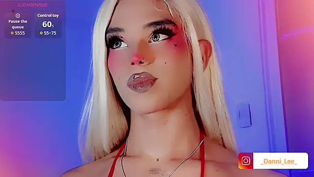 Snapshot of DanniLee_ chatting on 11-24-25, 10:09 DanniLee online show from 11-24-25, 10:09