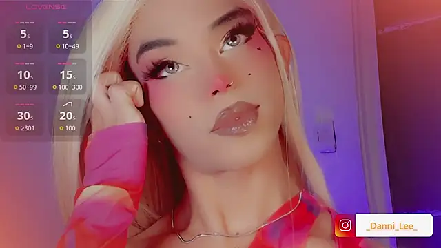 Snapshot of DanniLee_ chatting on 12-02-25, 11:00 DanniLee online show from 12-02-25, 11:00