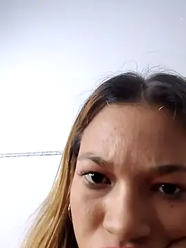 Snapshot of carolanyi chatting on 10-14-25, 02:12 carolanyi online show from 10-14-25, 02:12