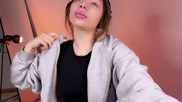 PaulaPratt online show from 02-26-25, 03:42