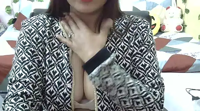 Snapshot of Bold_Pooja chatting on 01-17-25, 10:33 Bold Pooja online show from 01-17-25, 10:33