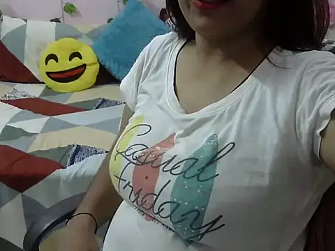 Snapshot of Bold_Pooja chatting on 10-01-25, 04:51 Bold Pooja online show from 10-01-25, 04:51