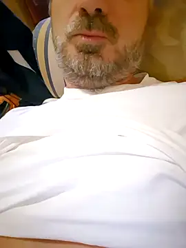 Snapshot of 1talianBeutifulCock chatting on 12-07-24, 10:34 1talianBeutifulCock online show from 12-07-24, 10:34