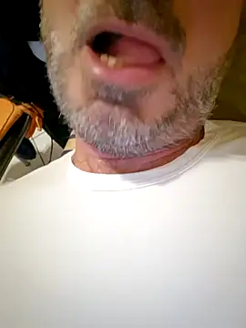 Snapshot of 1talianBeutifulCock chatting on 12-15-24, 06:48 1talianBeutifulCock online show from 12-15-24, 06:48