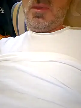 Snapshot of 1talianBeutifulCock chatting on 02-10-25, 01:01 1talianBeutifulCock online show from 02-10-25, 01:01