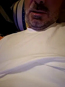 Snapshot of 1talianBeutifulCock chatting on 10-21-25, 04:41 1talianBeutifulCock online show from 10-21-25, 04:41