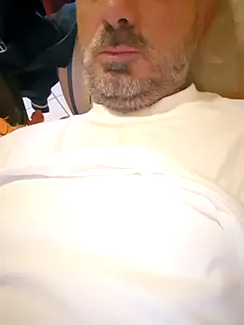 Snapshot of 1talianBeutifulCock chatting on 11-11-25, 01:44 1talianBeutifulCock online show from 11-11-25, 01:44